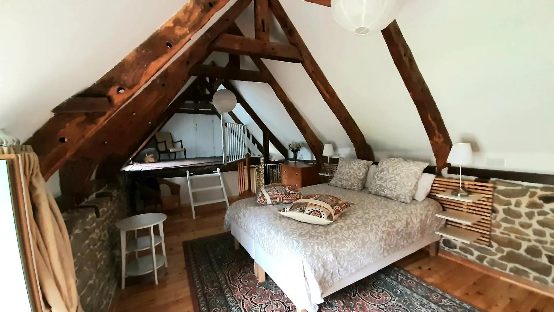 Le Pigeonnier, The Farmhouse In The Grounds Saint-Helen