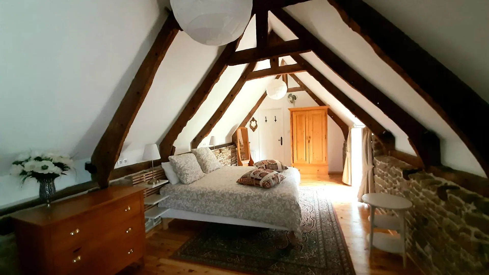 Holiday home Le Pigeonnier, The Farmhouse In The Grounds Saint-Helen France